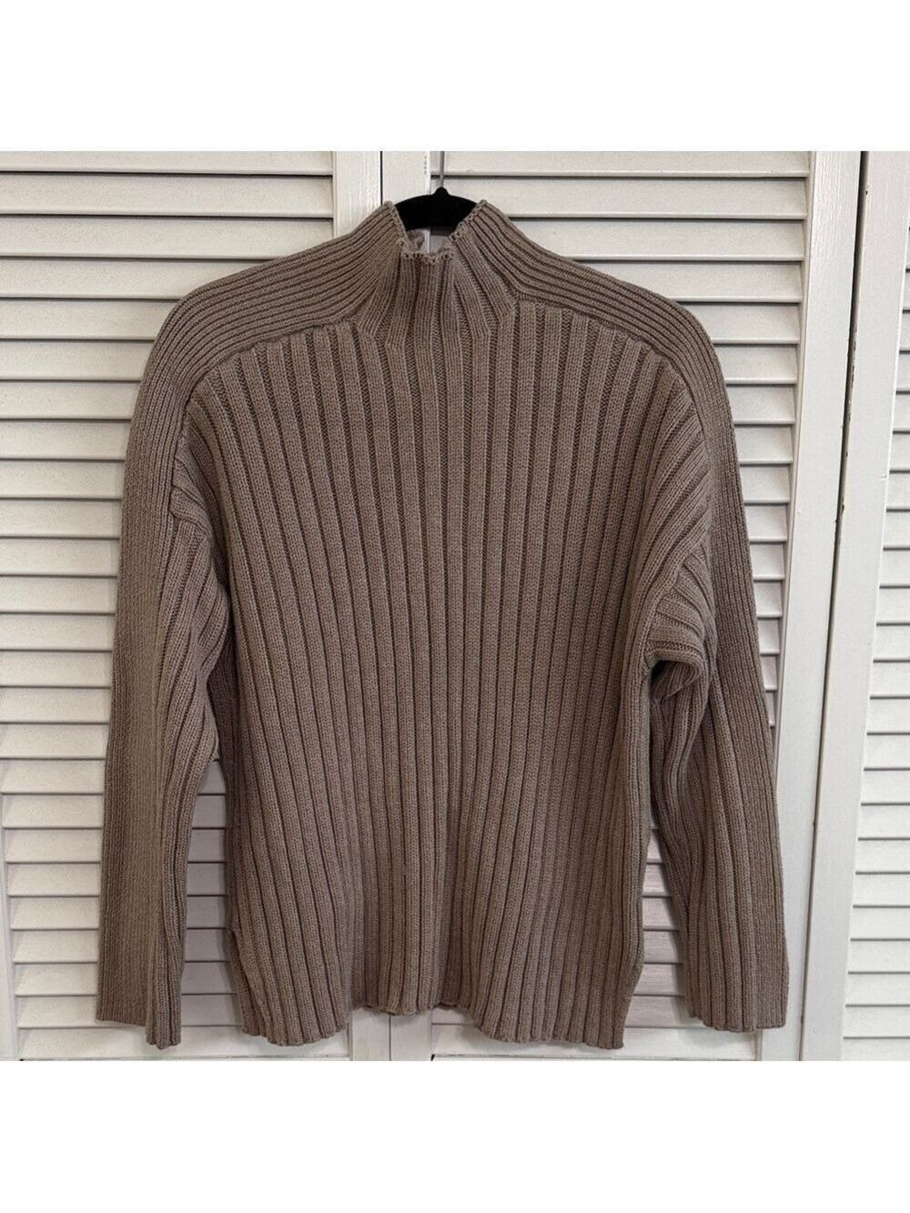 NWOT Abercrombie & Fitch Ribbed Mock-Neck Turtleneck Sweater in Taupe